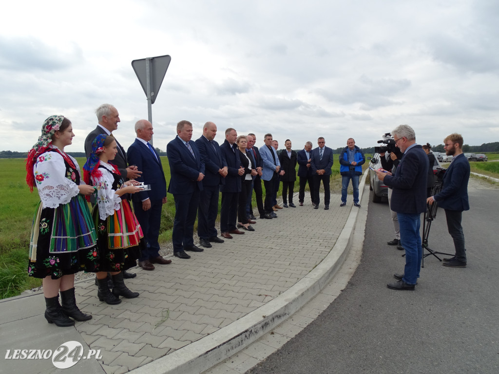 Otwarcie dwóch dróg w powiecie leszczyńskim