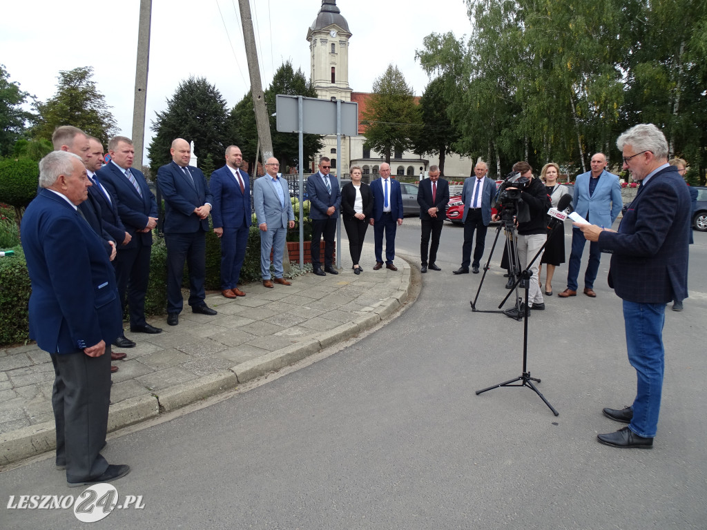 Otwarcie dwóch dróg w powiecie leszczyńskim