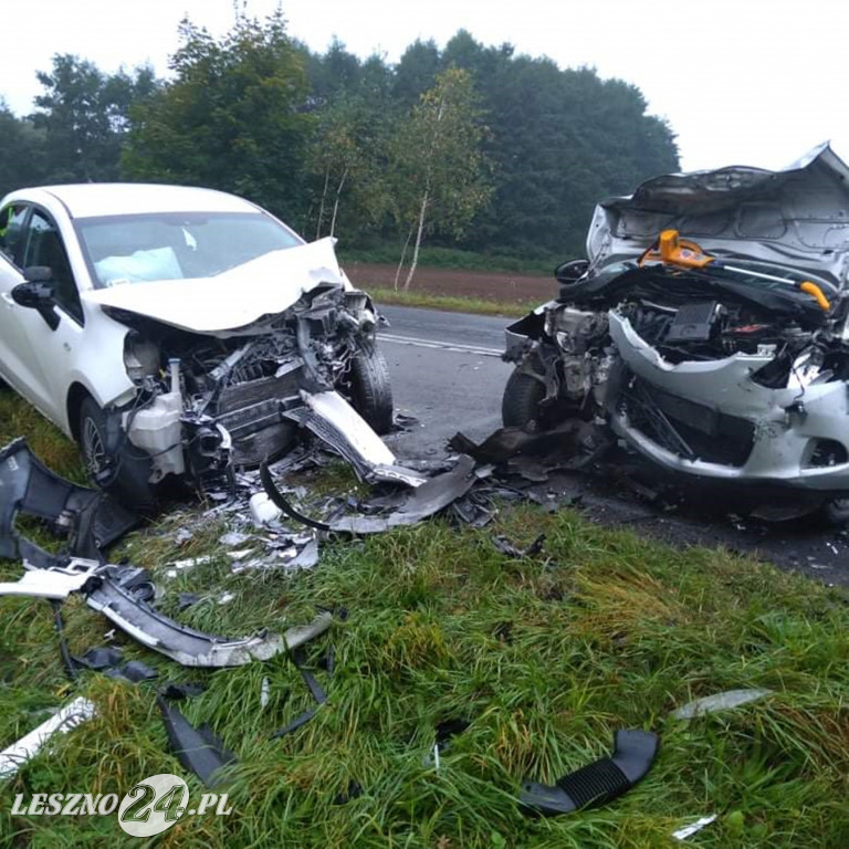 Czołowe zderzenie w okolicy Henrykowa