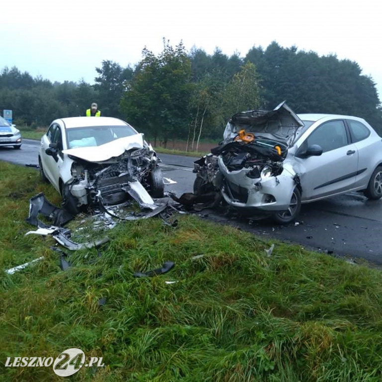 Czołowe zderzenie w okolicy Henrykowa