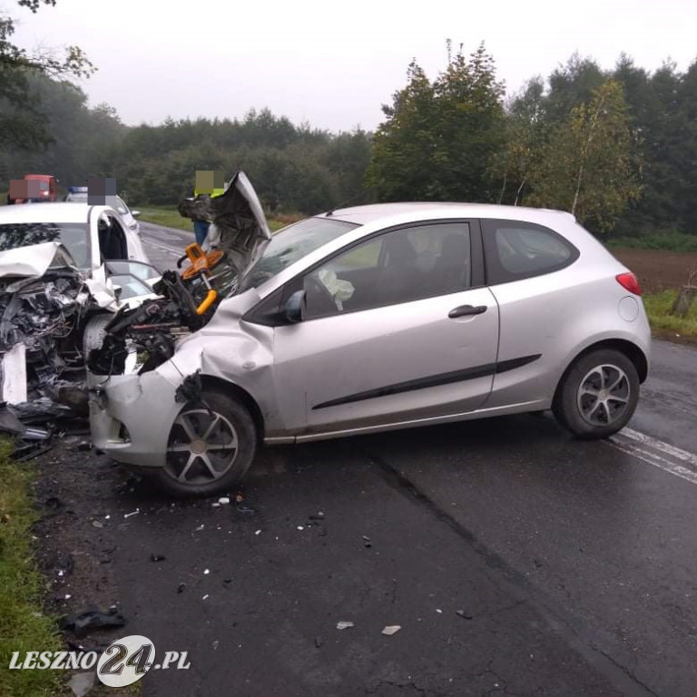 Czołowe zderzenie w okolicy Henrykowa