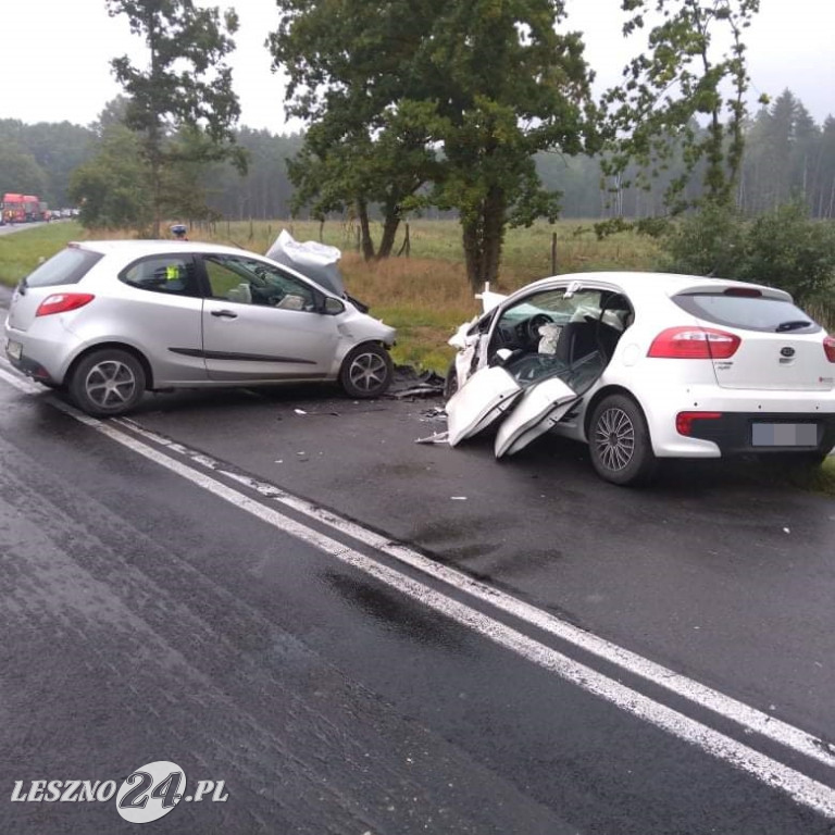 Czołowe zderzenie w okolicy Henrykowa