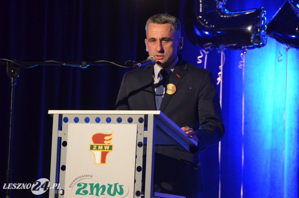 25-lat młodzieżowego stowarzyszenia