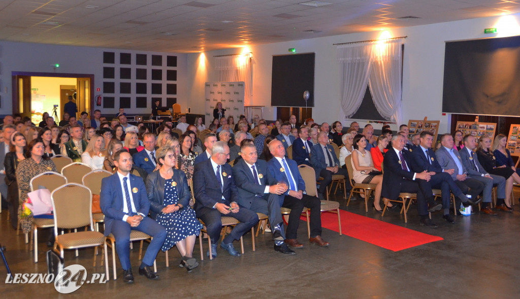 25-lat młodzieżowego stowarzyszenia