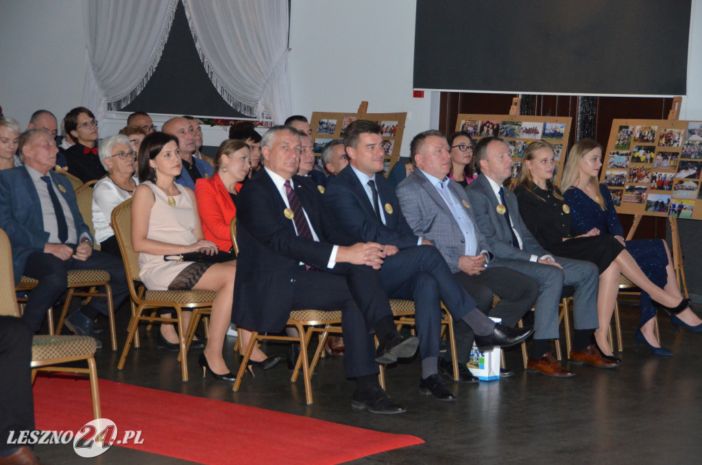 25-lat młodzieżowego stowarzyszenia