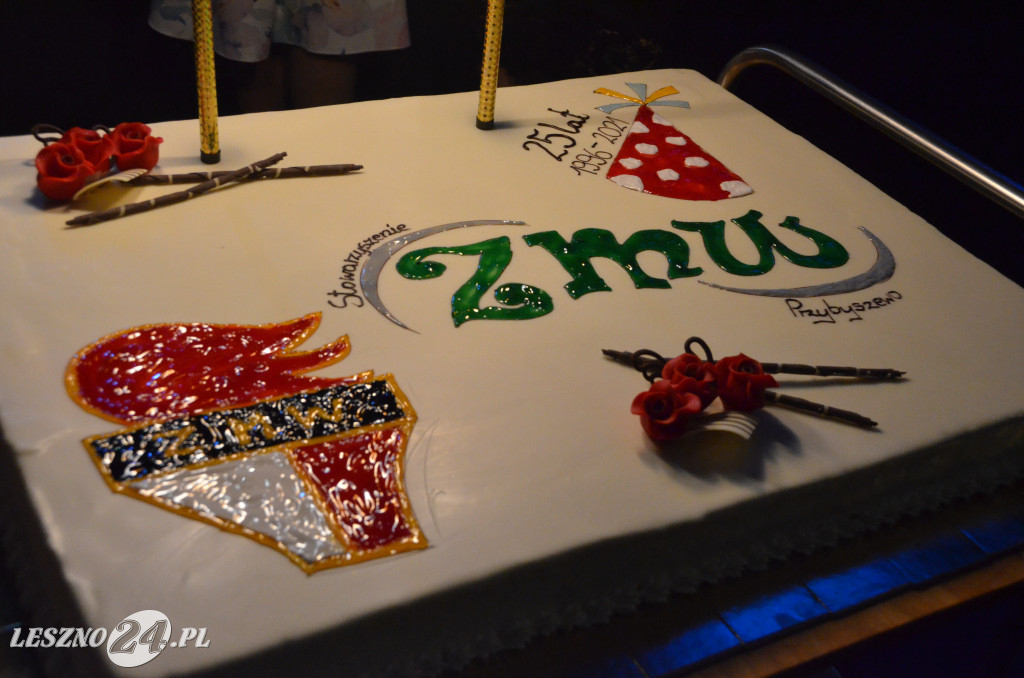 25-lat młodzieżowego stowarzyszenia