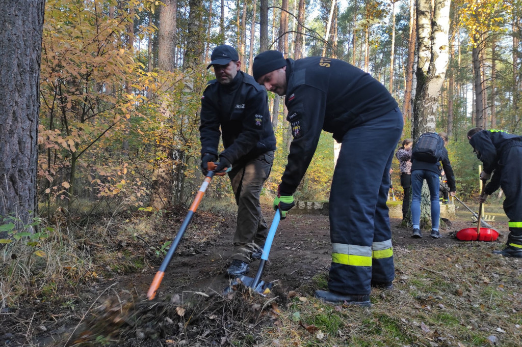 Posprzątali miejsce pamięci
