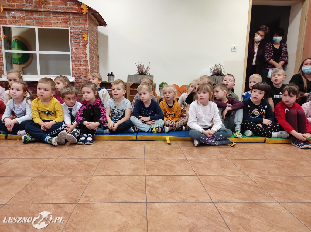 Spotkanie przedszkolaków z psami