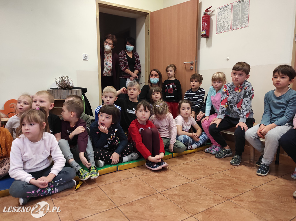 Spotkanie przedszkolaków z psami