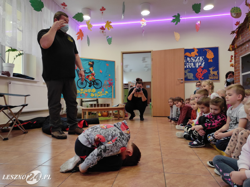Spotkanie przedszkolaków z psami