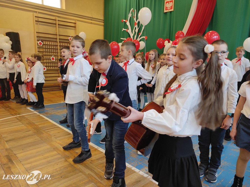 Apel z okazji Święta Niepodległości w SP nr 7