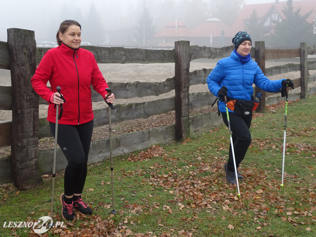 200 marsz z kijkami Fundacji Arena i Świat