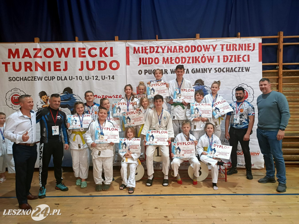 Piętnaście medali Juniora na dwóch turniejach