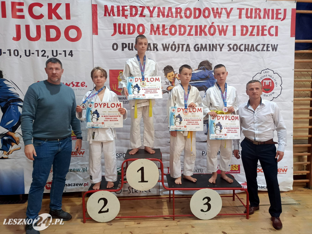 Piętnaście medali Juniora na dwóch turniejach