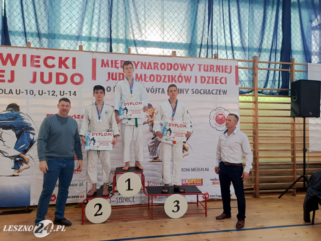 Piętnaście medali Juniora na dwóch turniejach