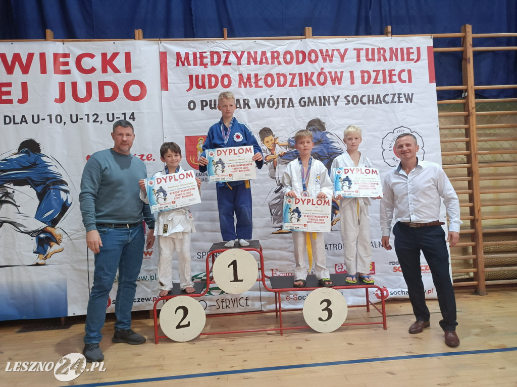 Piętnaście medali Juniora na dwóch turniejach
