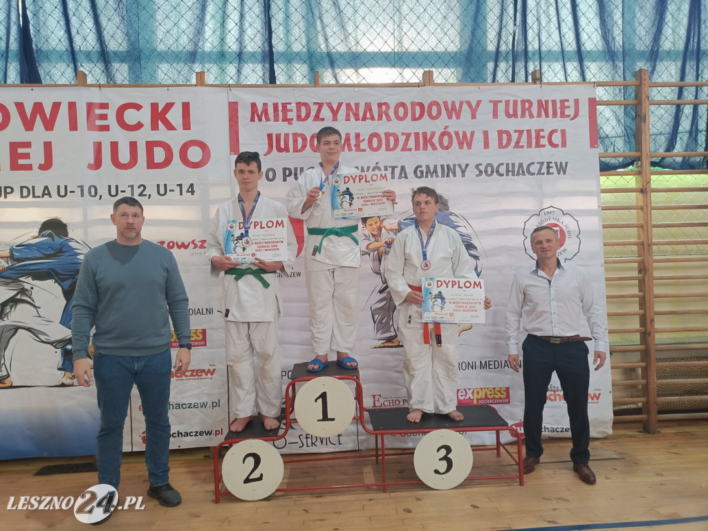 Piętnaście medali Juniora na dwóch turniejach