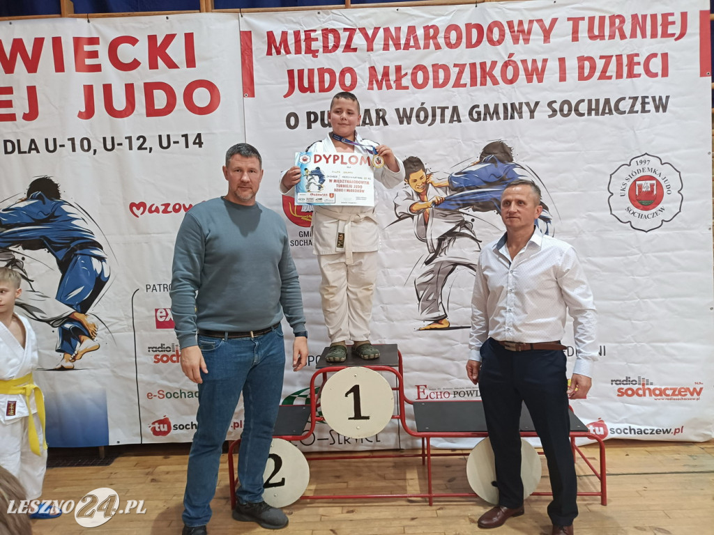 Piętnaście medali Juniora na dwóch turniejach