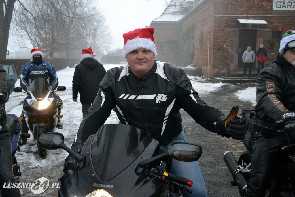 Mikołaj odwiedził dzieci. Na motocyklu!