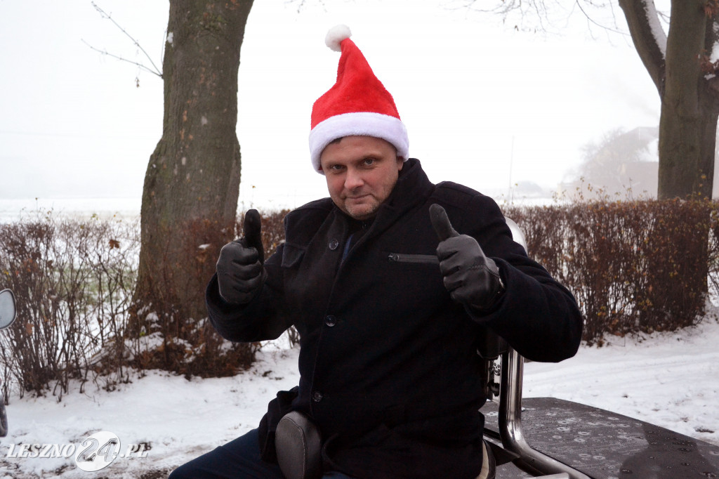 Mikołaj odwiedził dzieci. Na motocyklu!