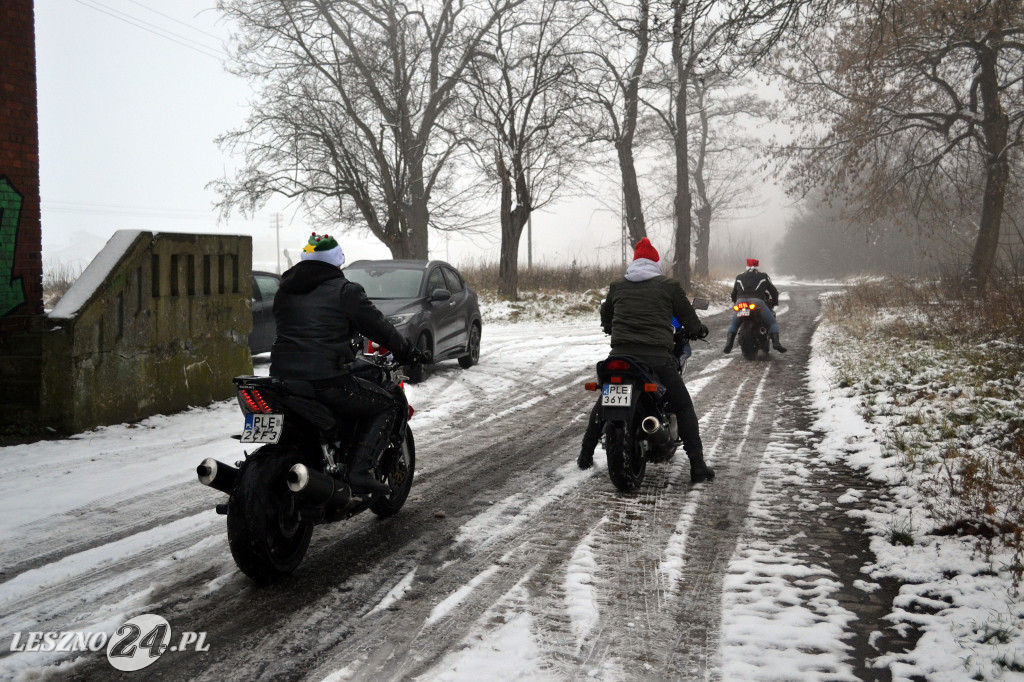 Mikołaj odwiedził dzieci. Na motocyklu!