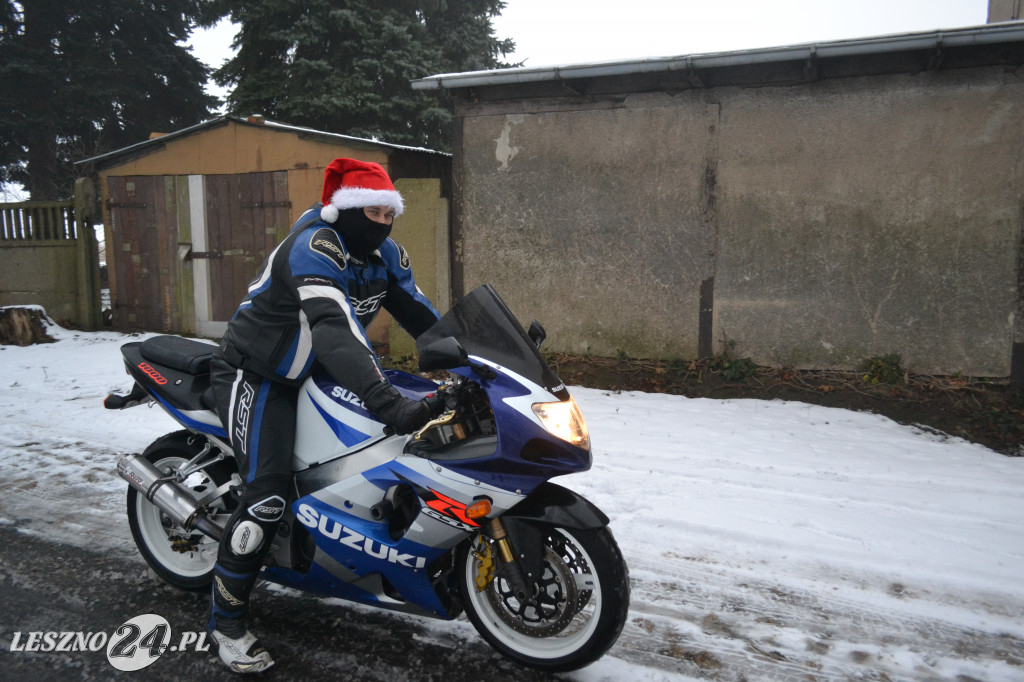 Mikołaj odwiedził dzieci. Na motocyklu!