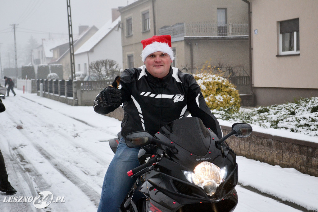 Mikołaj odwiedził dzieci. Na motocyklu!