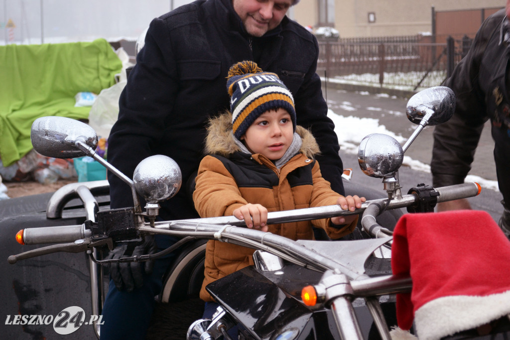 Mikołaj odwiedził dzieci. Na motocyklu!