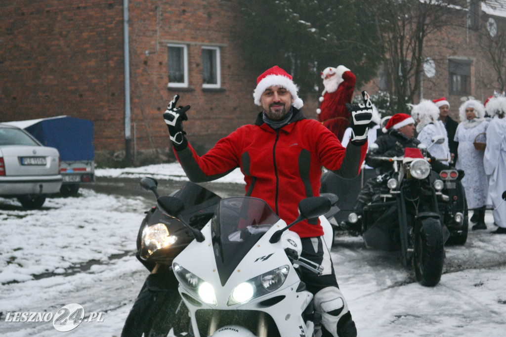 Mikołaj odwiedził dzieci. Na motocyklu!