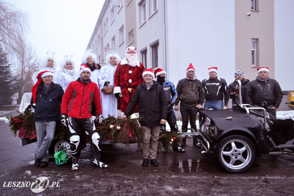 Mikołaj odwiedził dzieci. Na motocyklu!
