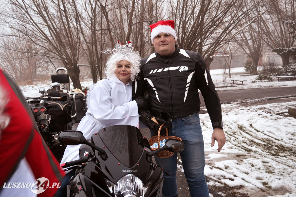 Mikołaj odwiedził dzieci. Na motocyklu!
