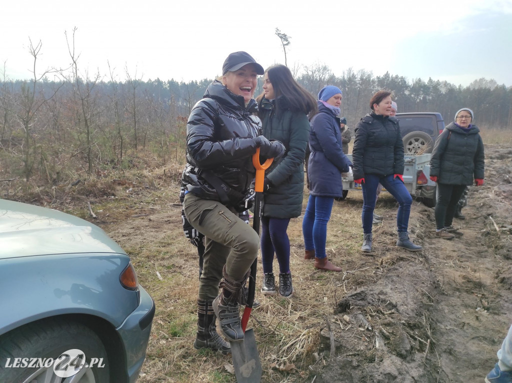 Amazonki z przyjaciółmi sadziły las