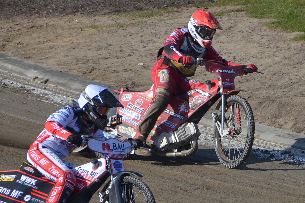Unia Leszno U-24 -  Landshut Devils 47:43.