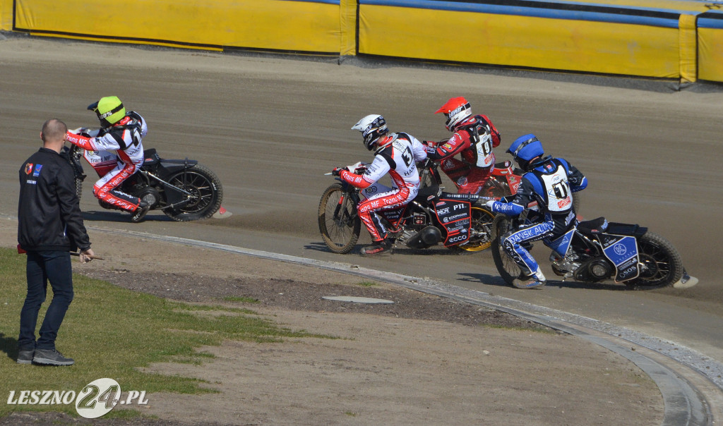 Unia Leszno U-24 -  Landshut Devils 47:43.