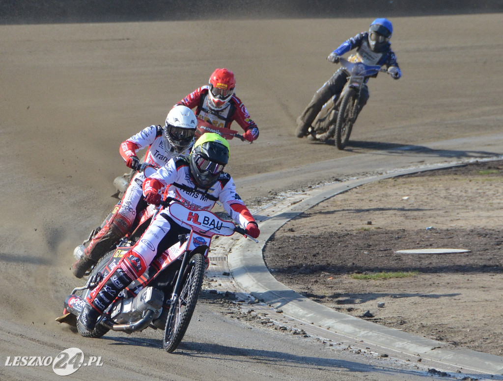 Unia Leszno U-24 -  Landshut Devils 47:43.