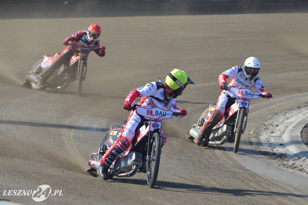 Unia Leszno U-24 -  Landshut Devils 47:43.