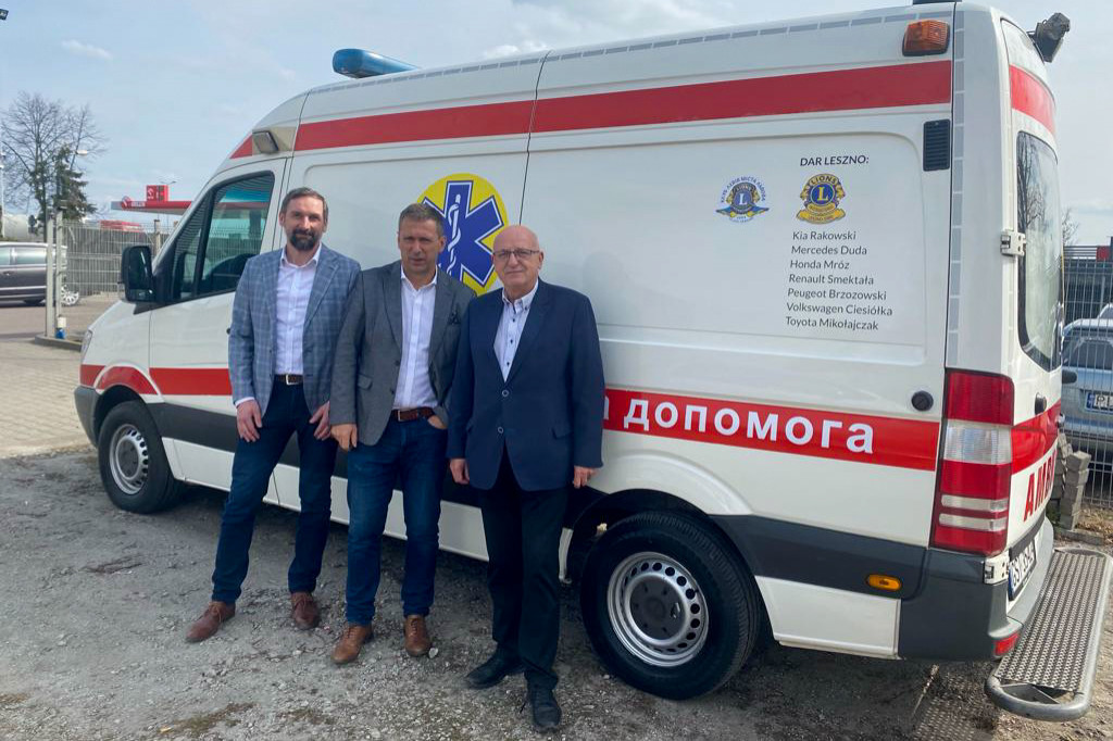 Karetka dla Ukrainy od dilerów samochodowych