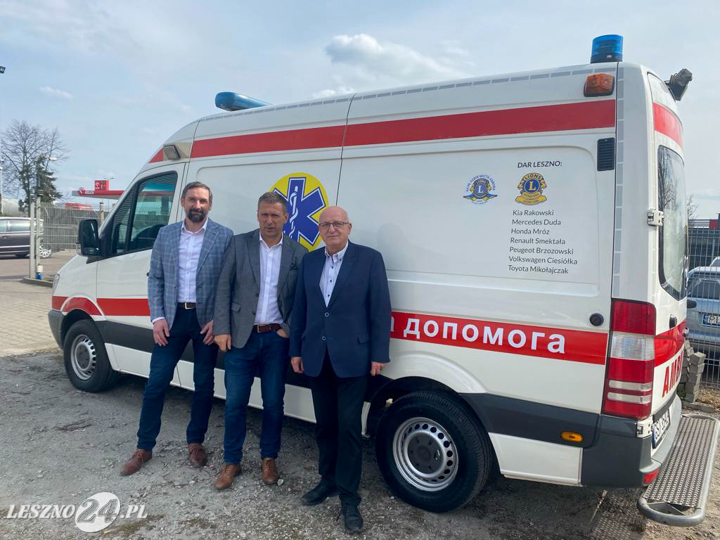 Karetka dla Ukrainy od dilerów samochodowych