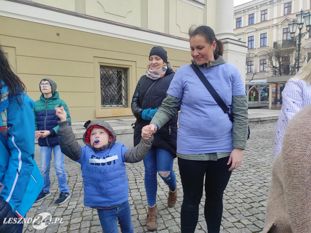 Niebieskie balony nad ratuszem