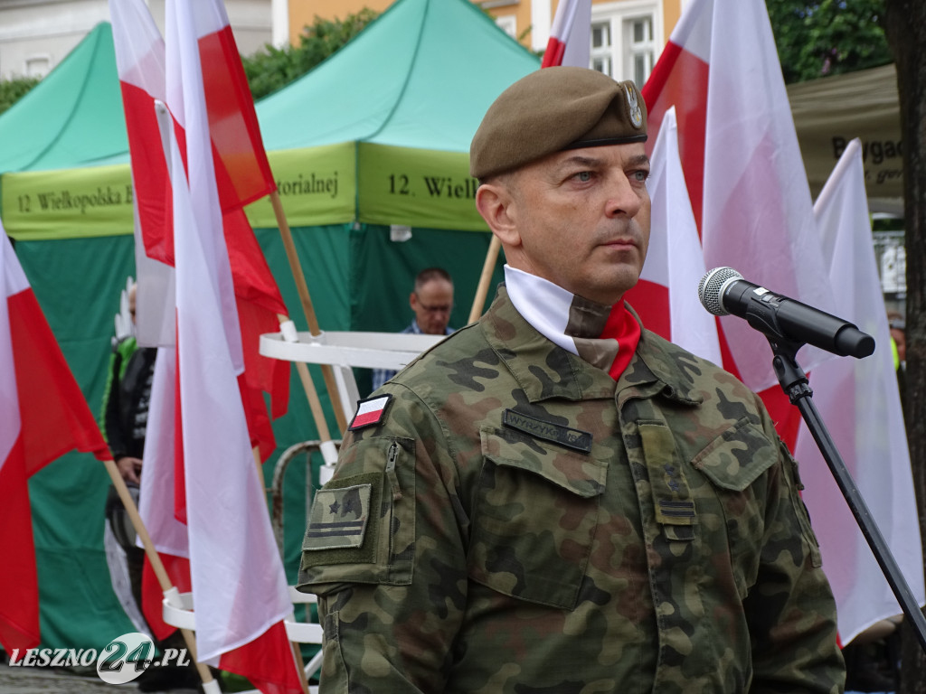 Przysięga WOT na Rynku w Lesznie