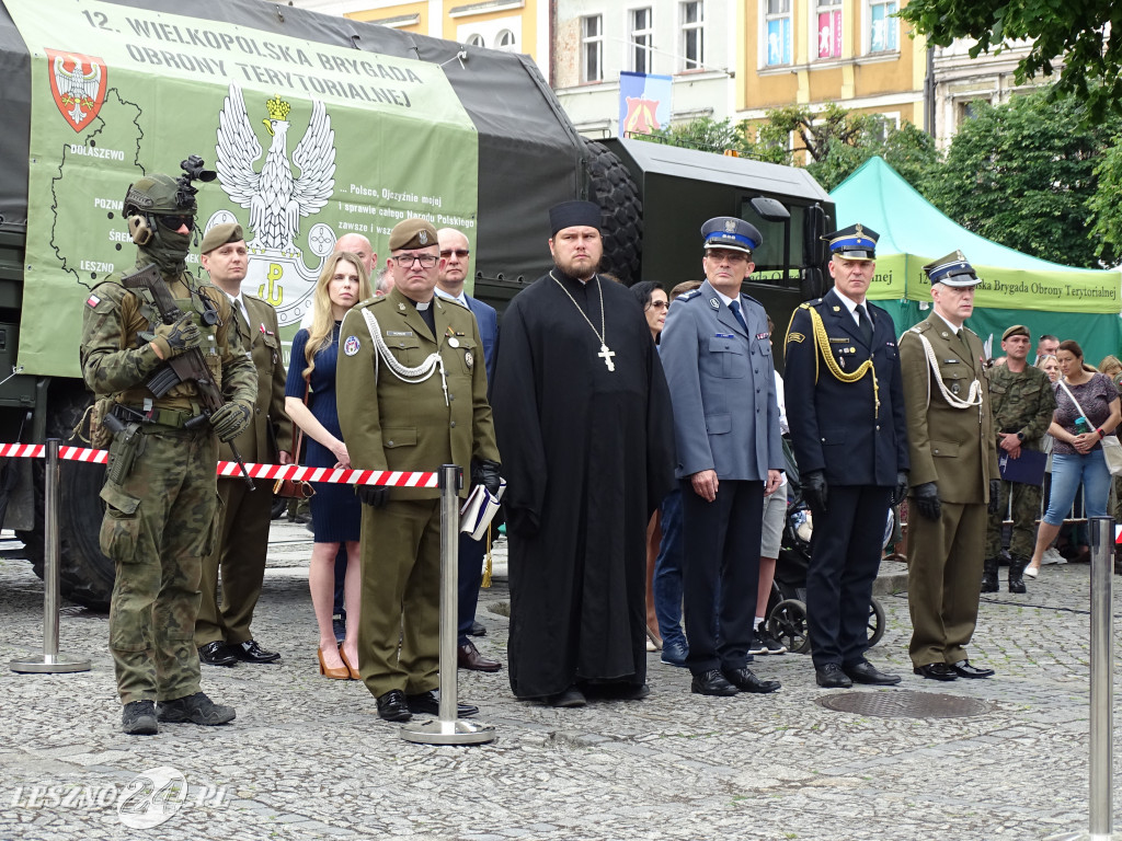 Przysięga WOT na Rynku w Lesznie