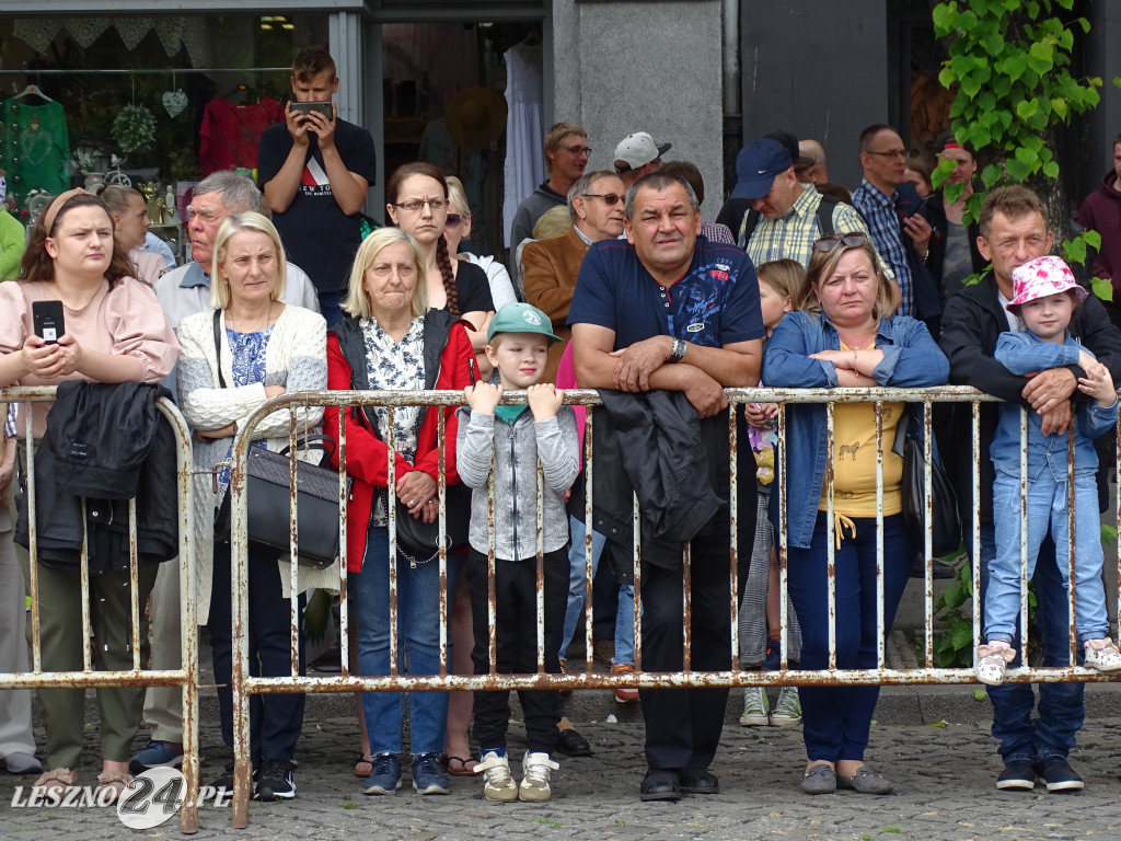 Przysięga WOT na Rynku w Lesznie