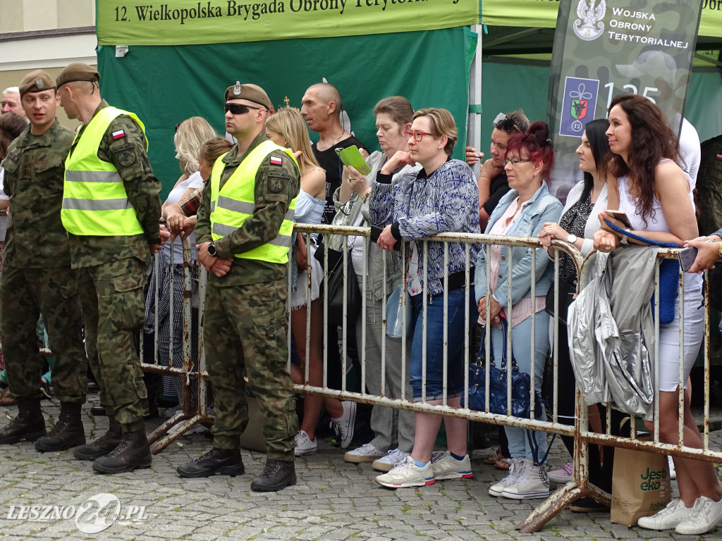 Przysięga WOT na Rynku w Lesznie