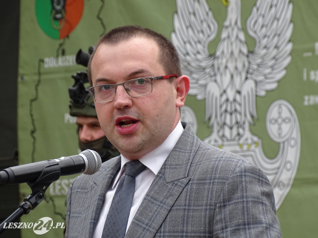 Przysięga WOT na Rynku w Lesznie
