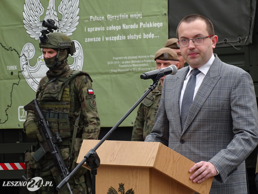 Przysięga WOT na Rynku w Lesznie