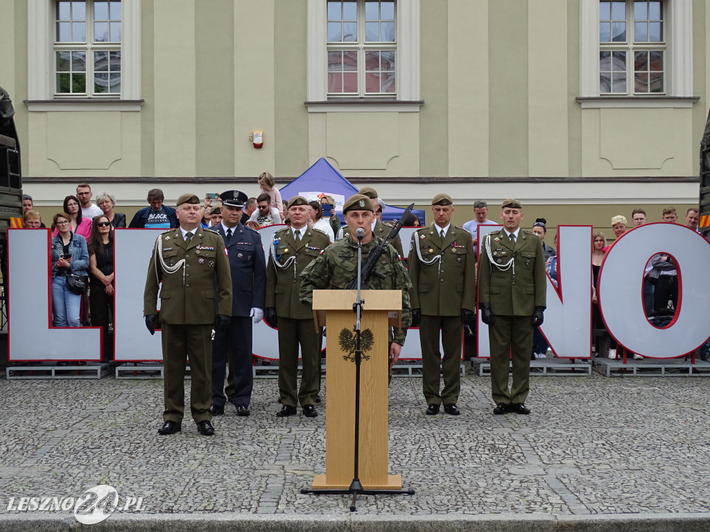 Przysięga WOT na Rynku w Lesznie