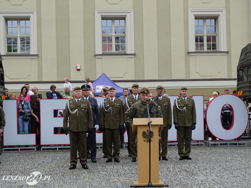 Przysięga WOT na Rynku w Lesznie