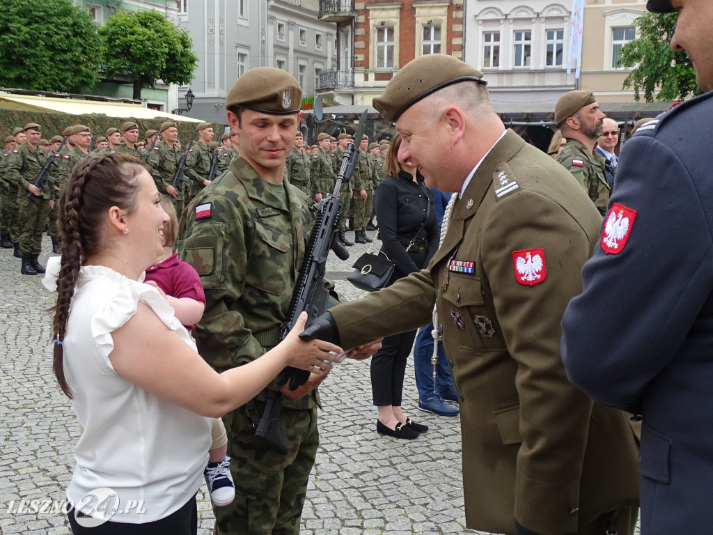 Przysięga WOT na Rynku w Lesznie