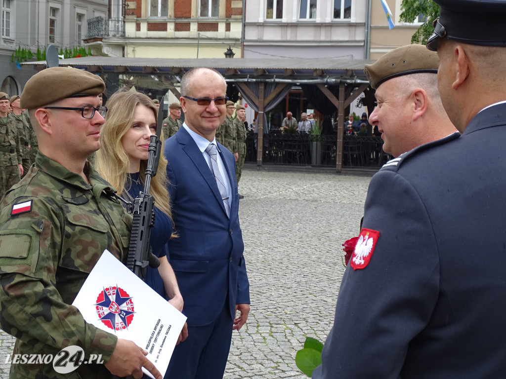 Przysięga WOT na Rynku w Lesznie