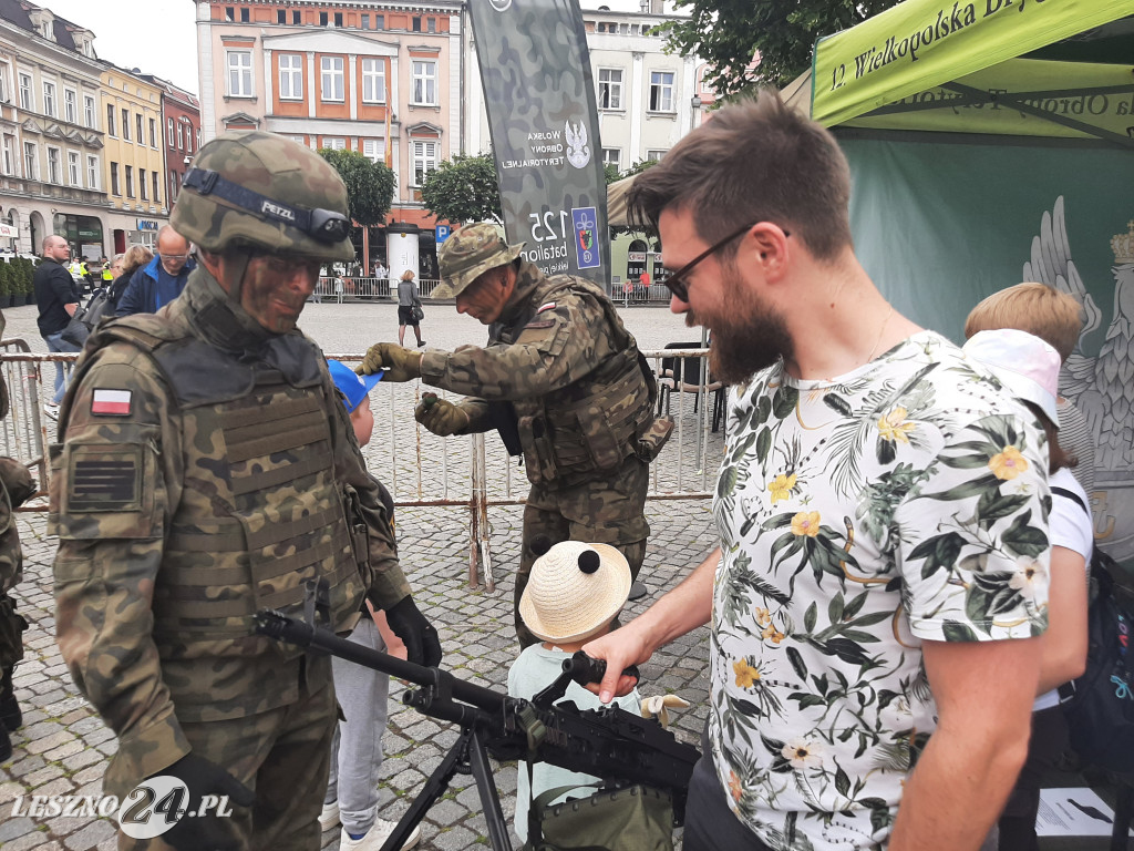 Przysięga WOT na Rynku w Lesznie